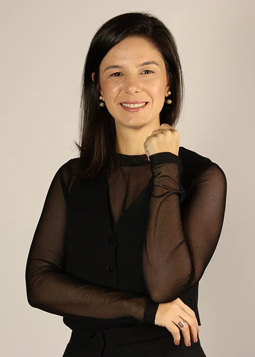 Lívia Salvador Cani