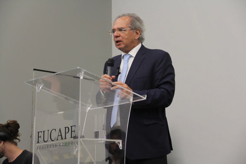 Paulo Guedes conversa com estudantes, professores e empresários na Fucape sobre a economia do país